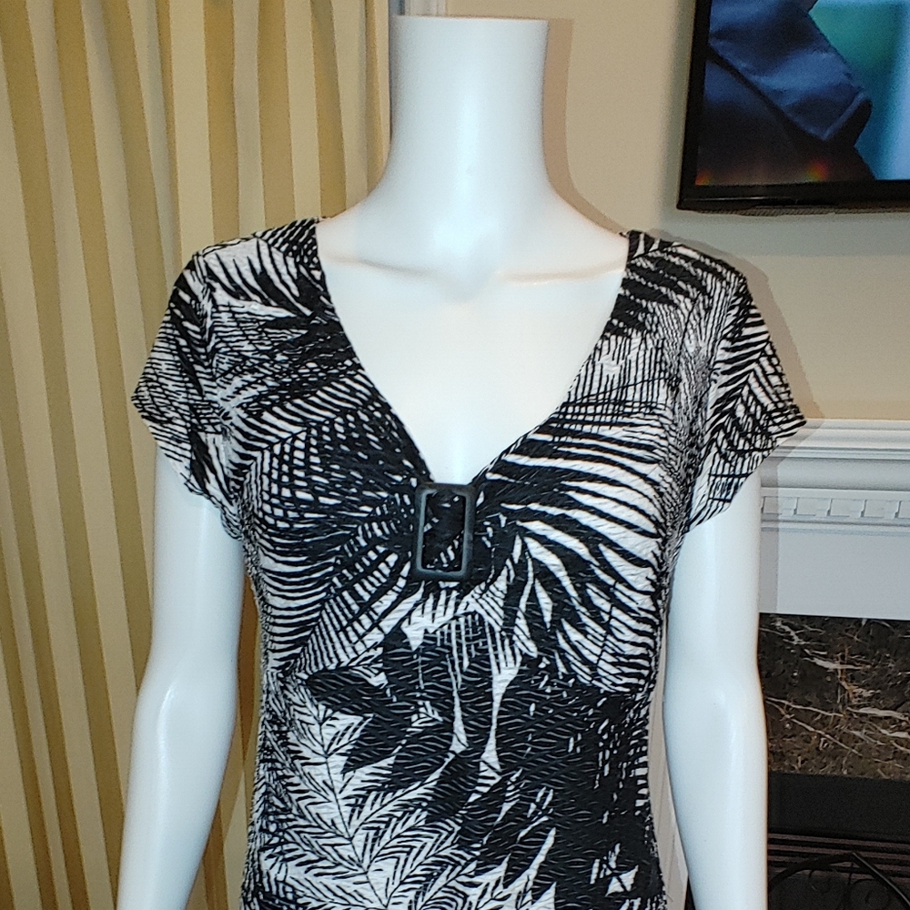 JACLYN SMITH PALM LEAF PRINT BUCKLE TOP S